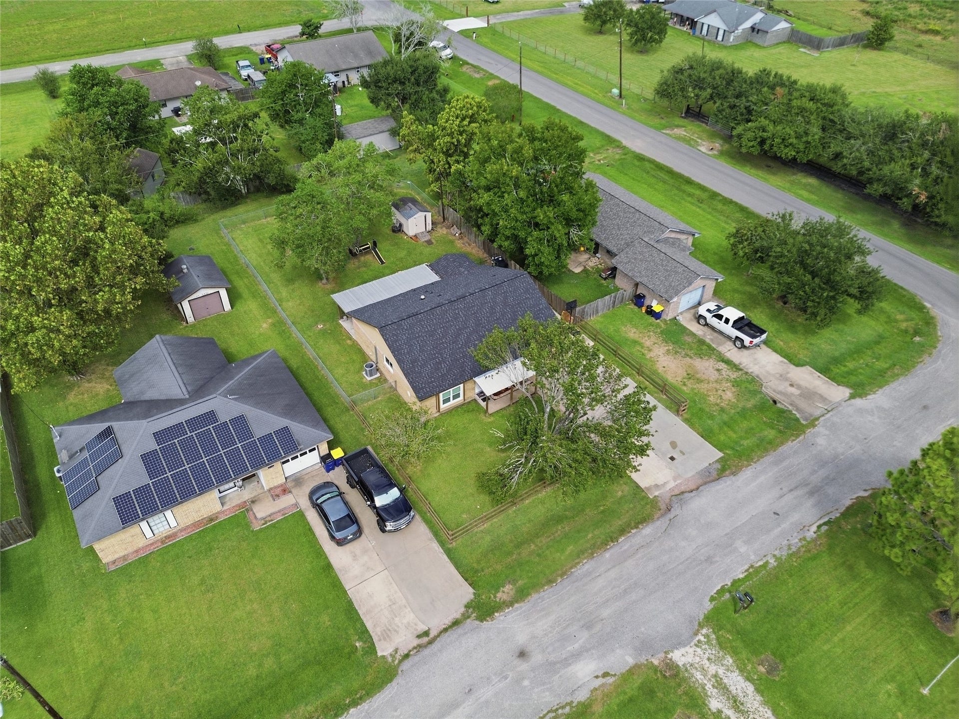 5106 3rd Street, Danbury, TX 77534 5106 3rd Street, Danbury, TX 77534
