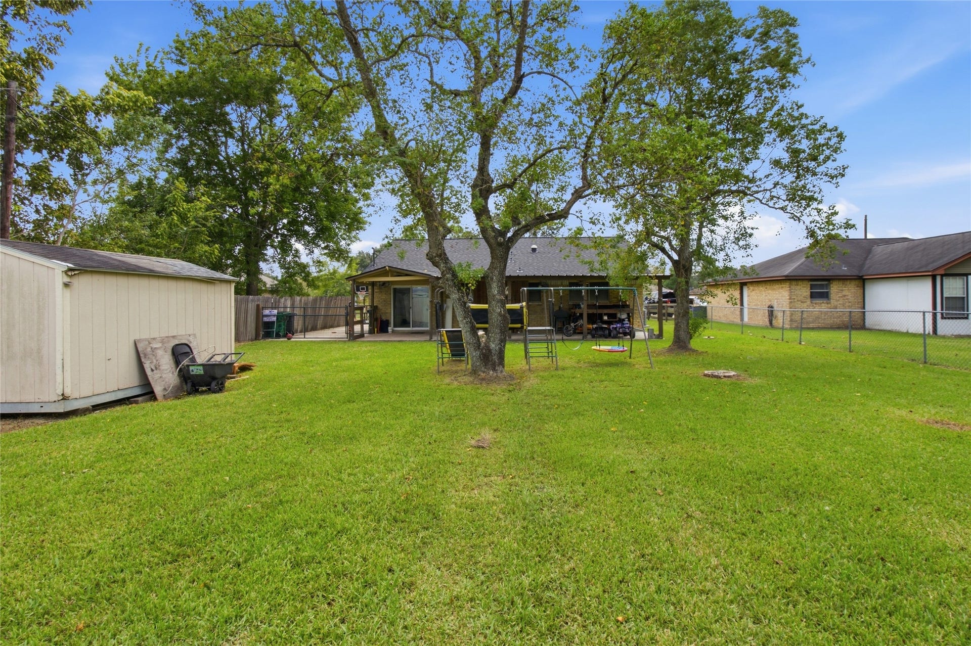 5106 3rd Street, Danbury, TX 77534 5106 3rd Street, Danbury, TX 77534
