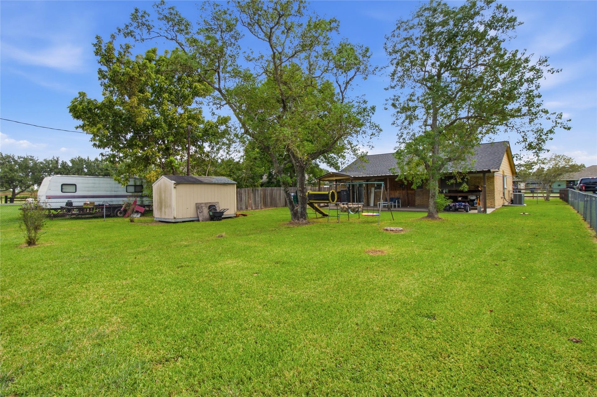 5106 3rd Street, Danbury, TX 77534 5106 3rd Street, Danbury, TX 77534