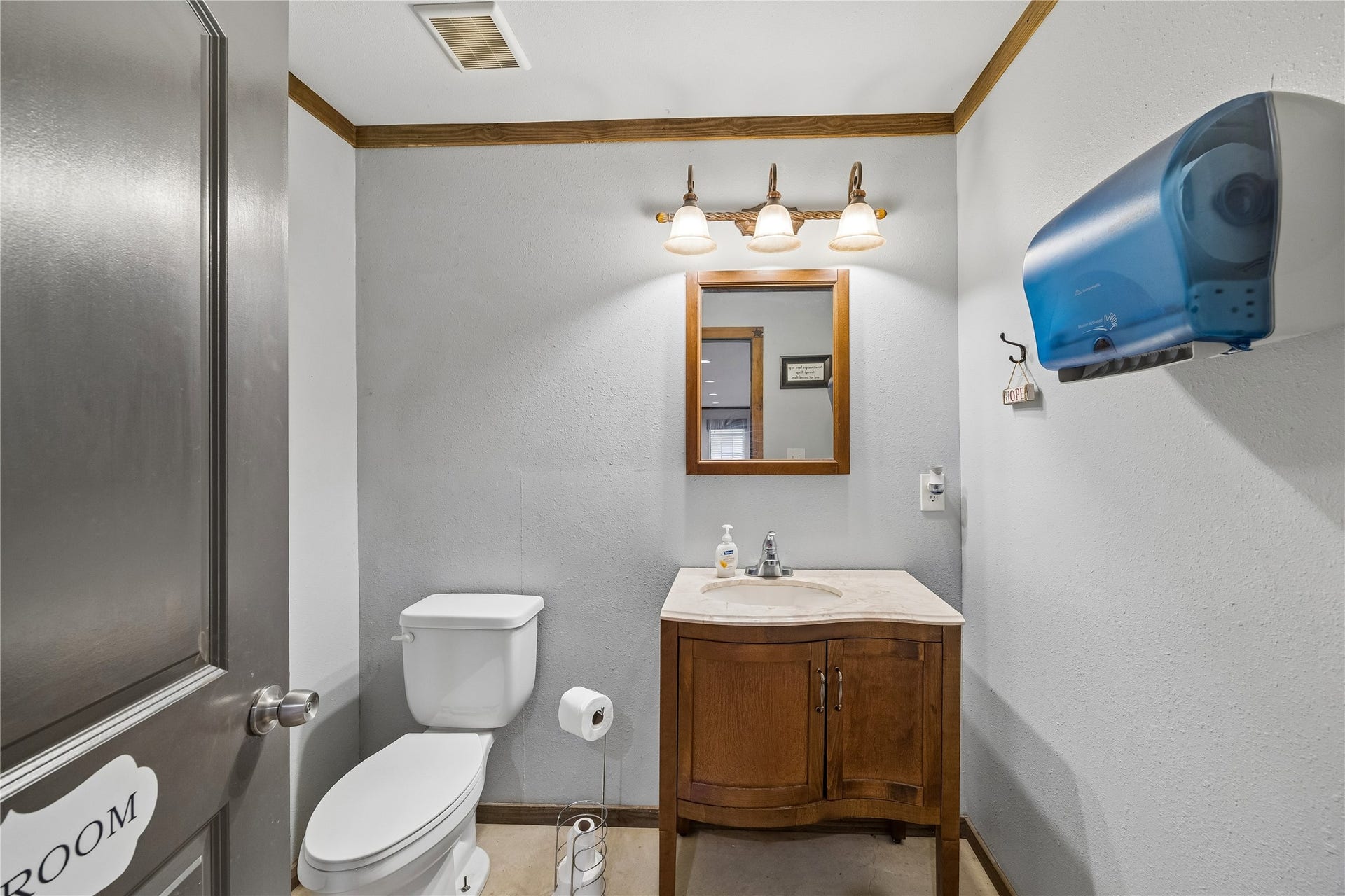 26904 Brentwood Road, Splendora, TX 77372 Half Bath in the "She Shed"
