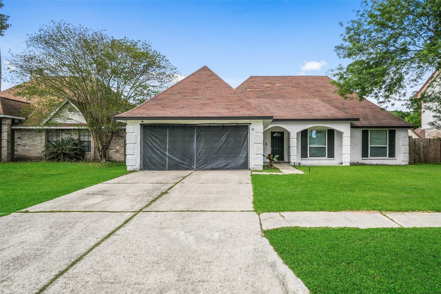 Property photo for 6915 Fox Mesa Lane, Humble, TX