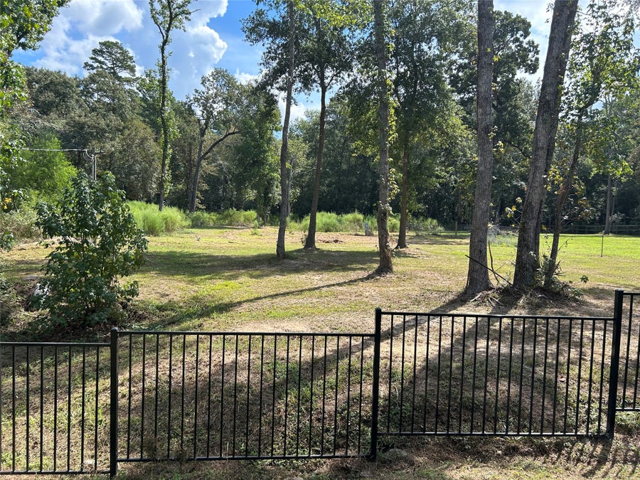 Property photo for 13881 Park Ave, Conroe, TX