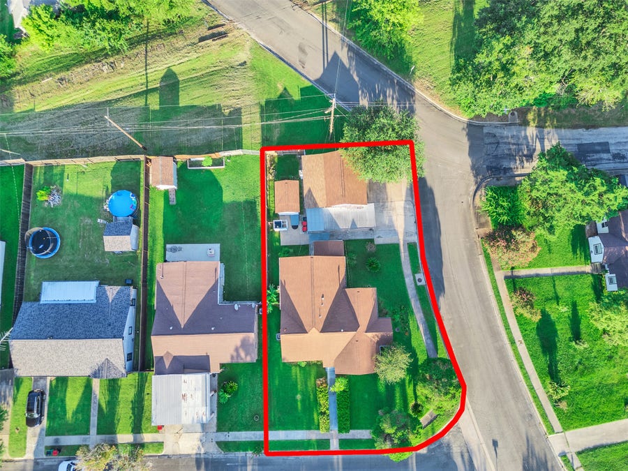 Property photo for 1212 Layton Street, Baytown, TX