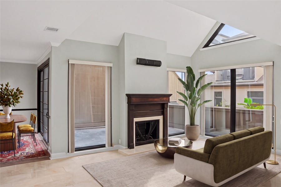 Property photo for 102 Litchfield Lane, Houston, TX