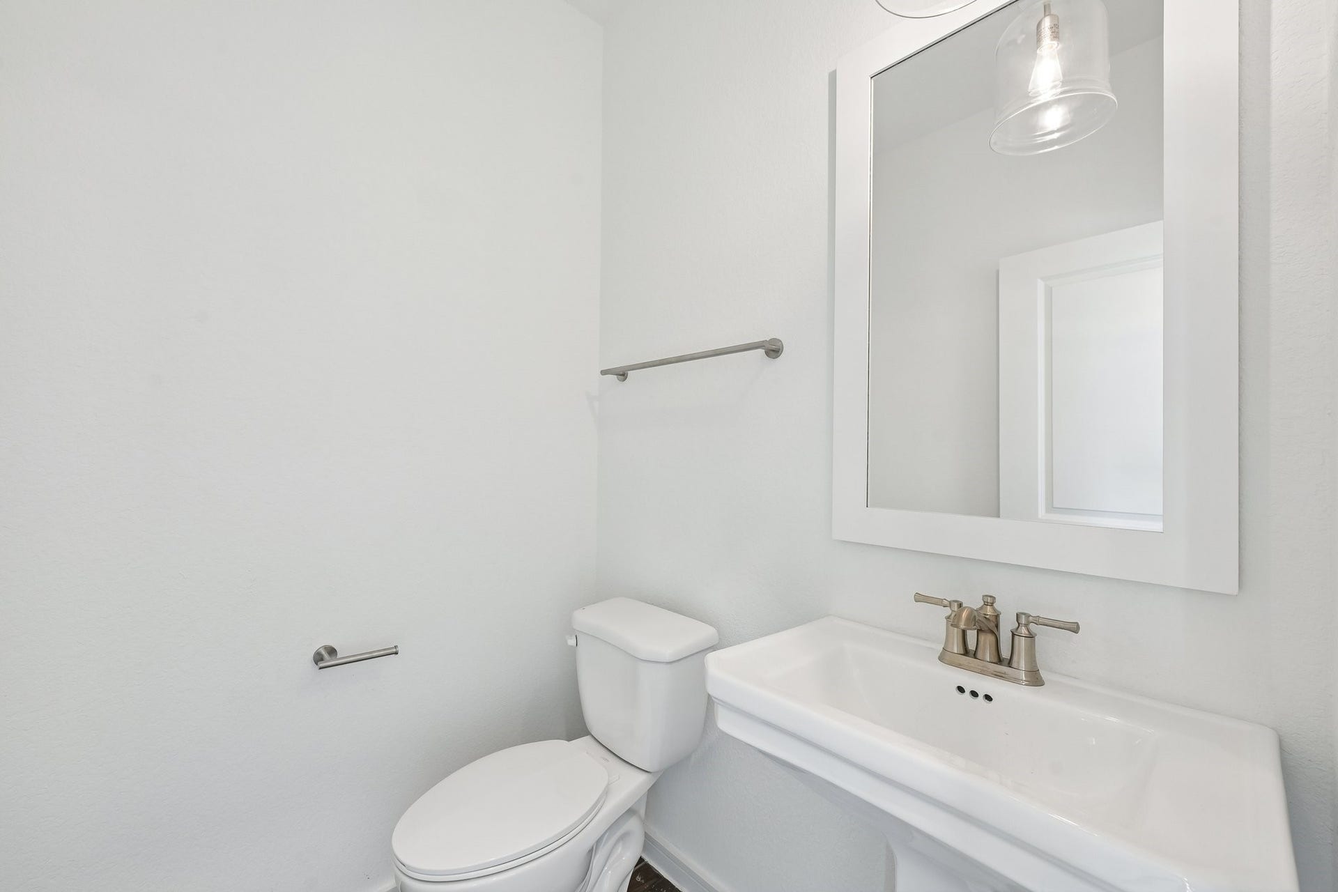 1053 Apple Ridge Road, Magnolia, TX 77363 Half bath (*Photo not of actual home and used for illustration purposes only.)