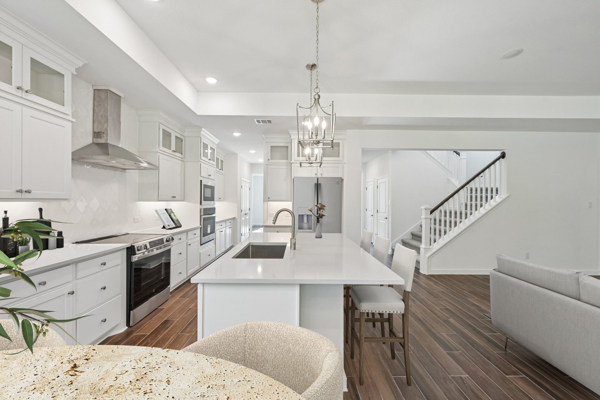 1053 Apple Ridge Road, Magnolia, TX 77363 Stylish kitchen (*Photo not of actual home and used for illustration purposes only.)