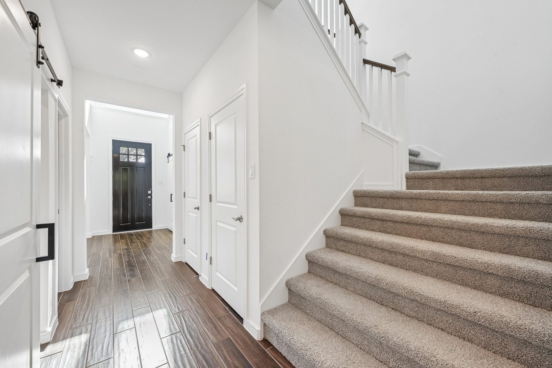 1053 Apple Ridge Road, Magnolia, TX 77363 Inviting foyer (*Photo not of actual home and used for illustration purposes only.)