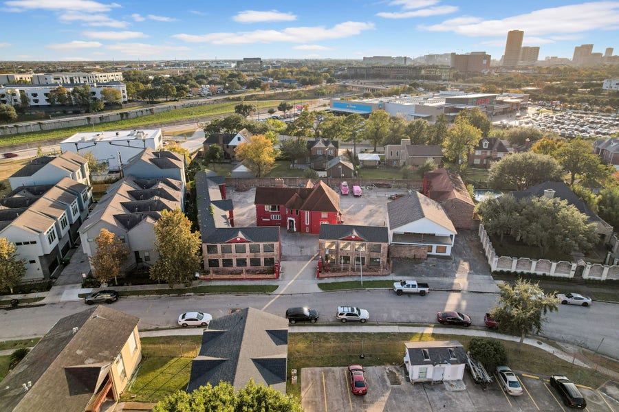 Property photo for 2612 Riverside Drive, Houston, TX