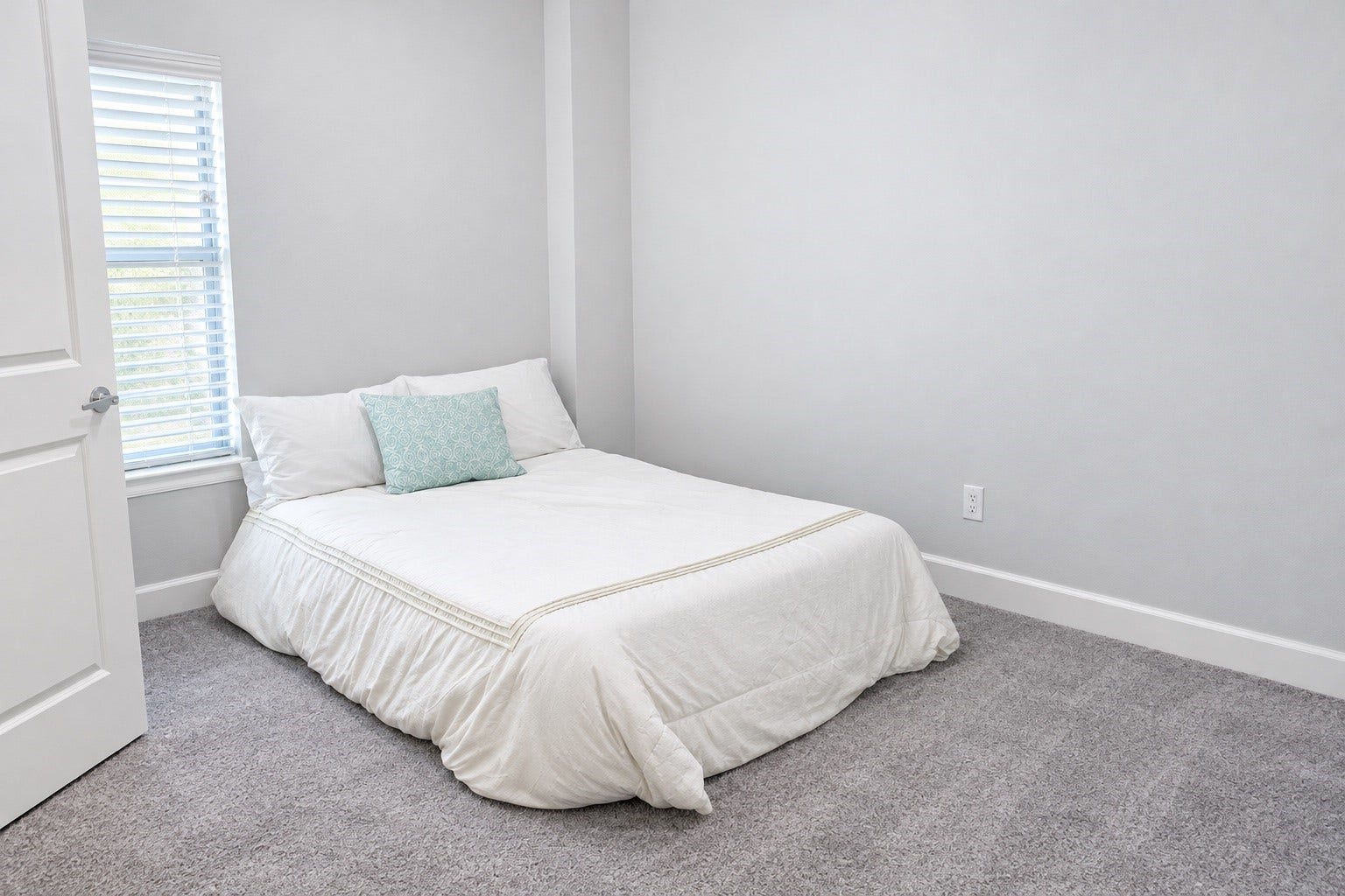 2904 Chenevert Street, #J, Houston, TX 77004 Guest room mattress comes included