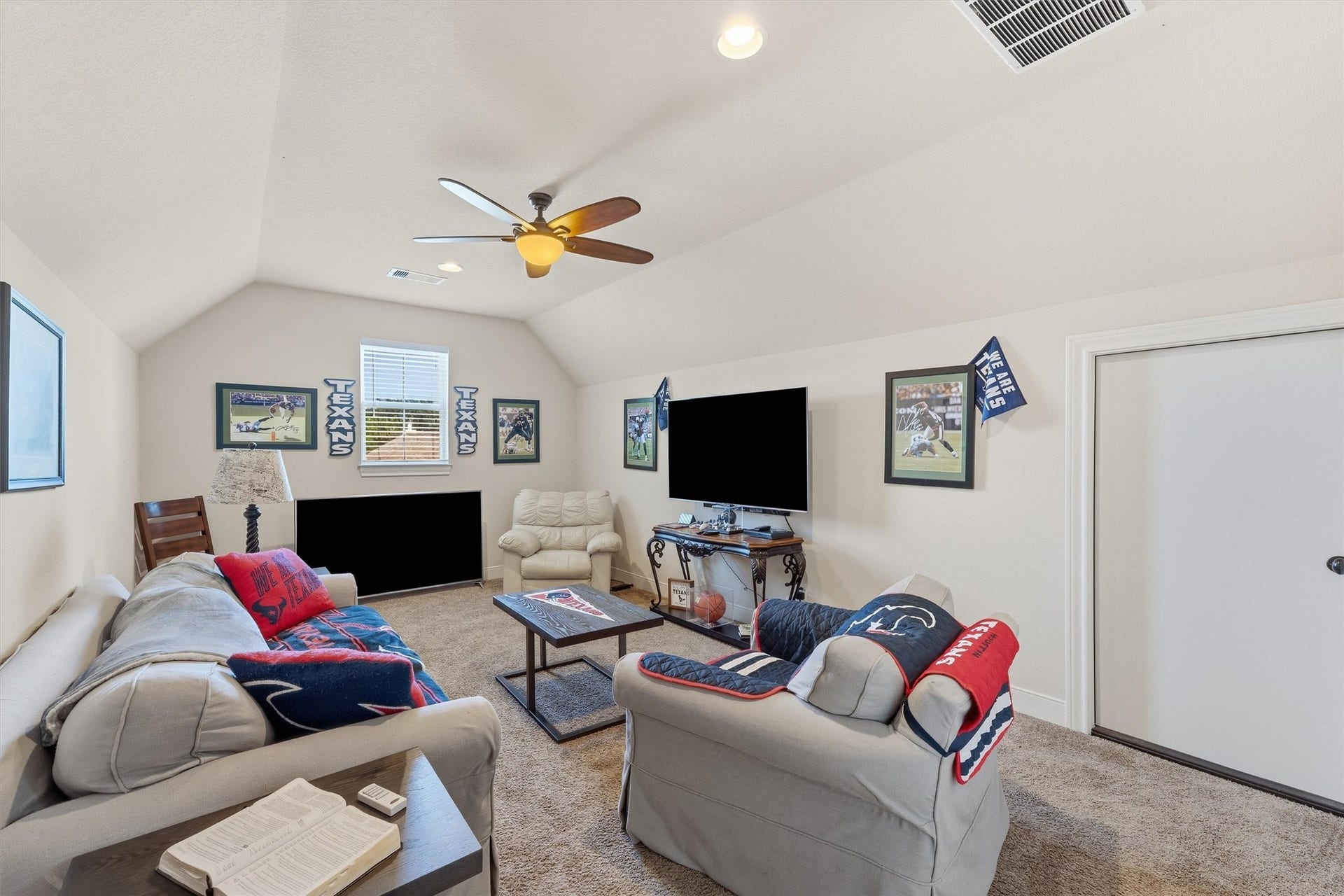 4510 Ireland Lane, Pasadena, TX 77505 4510 Ireland Lane, Pasadena, TX 77505