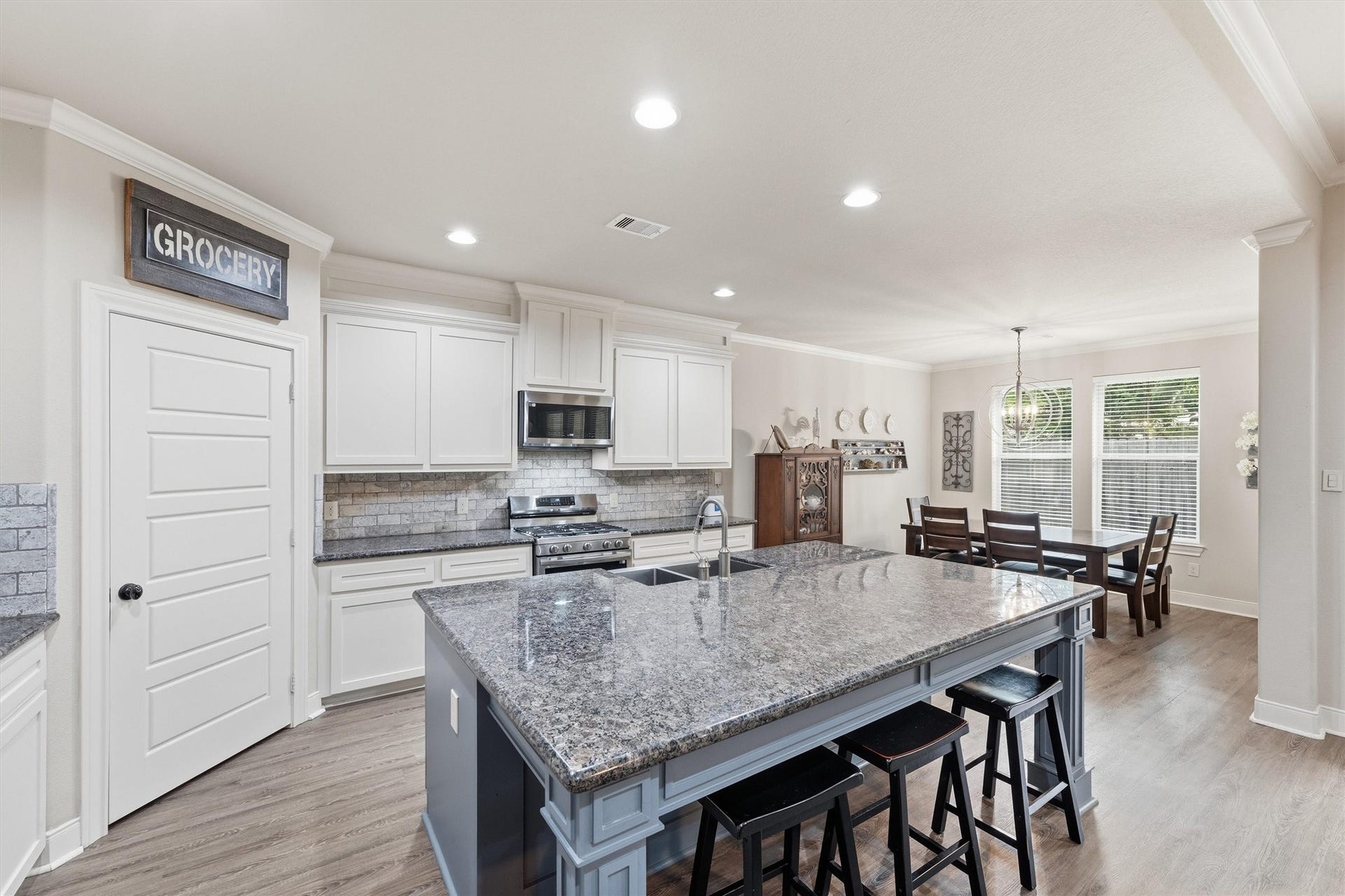 4510 Ireland Lane, Pasadena, TX 77505 4510 Ireland Lane, Pasadena, TX 77505