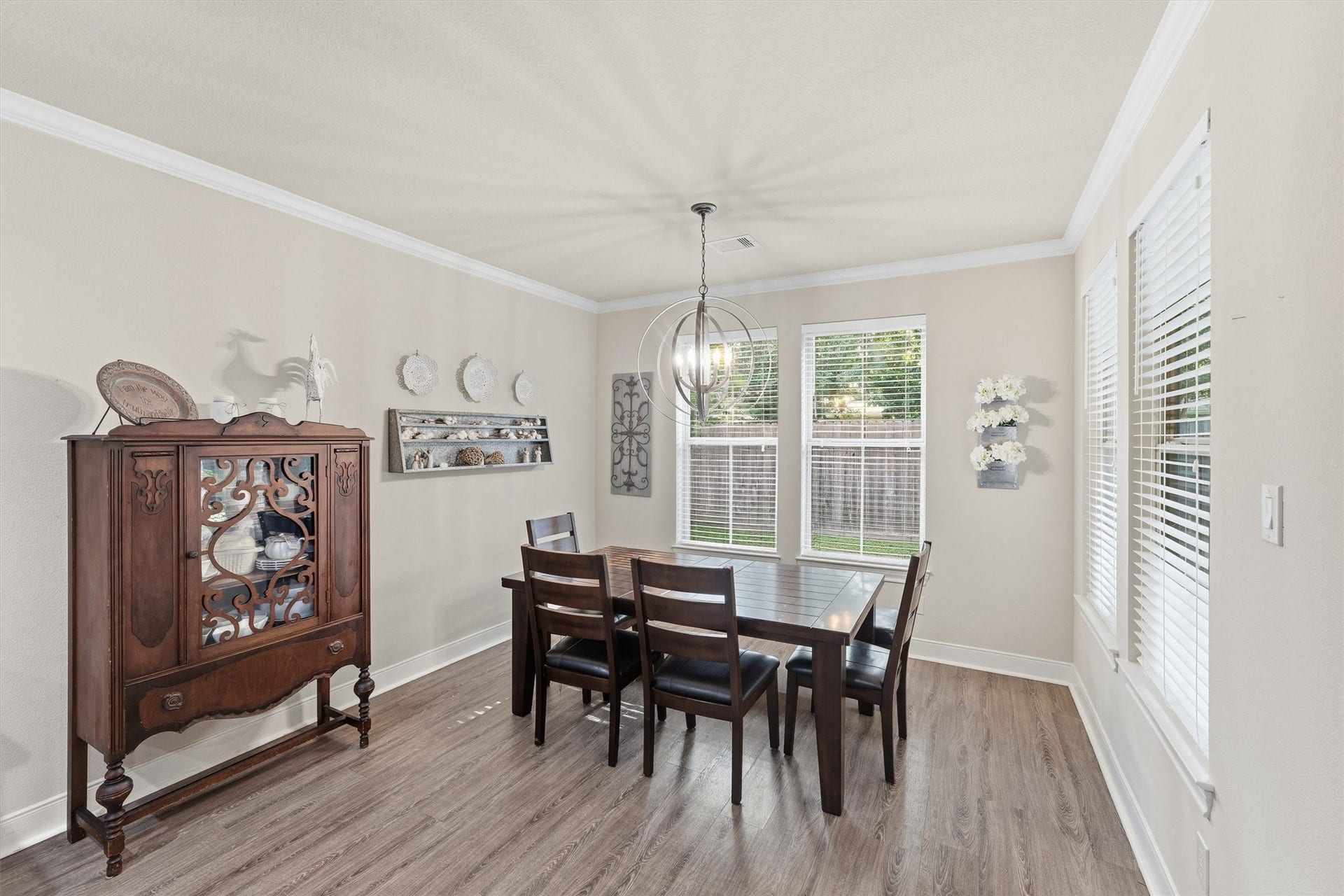 4510 Ireland Lane, Pasadena, TX 77505 Dining area
