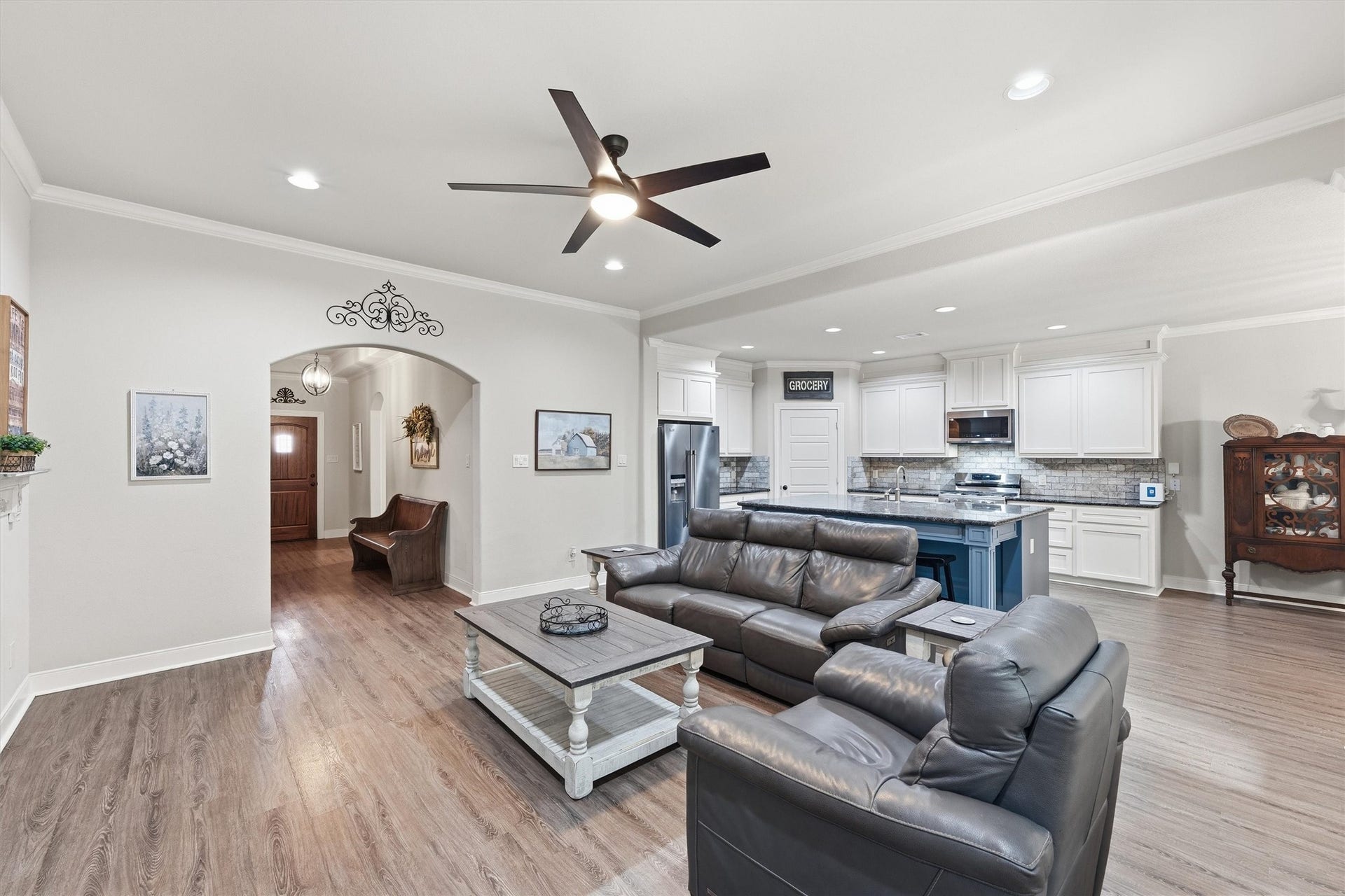 4510 Ireland Lane, Pasadena, TX 77505 Another view of living room