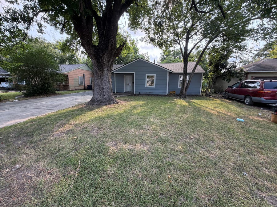 Property photo for 5131 Nassau Road, Houston, TX