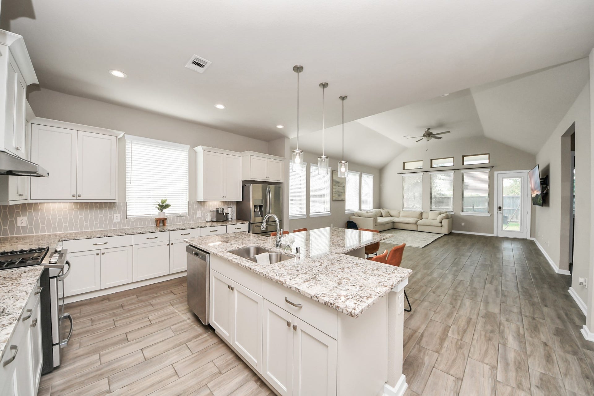 4734 Franklin Way, Iowa Colony, TX 77583 4734 Franklin Way, Iowa Colony, TX 77583