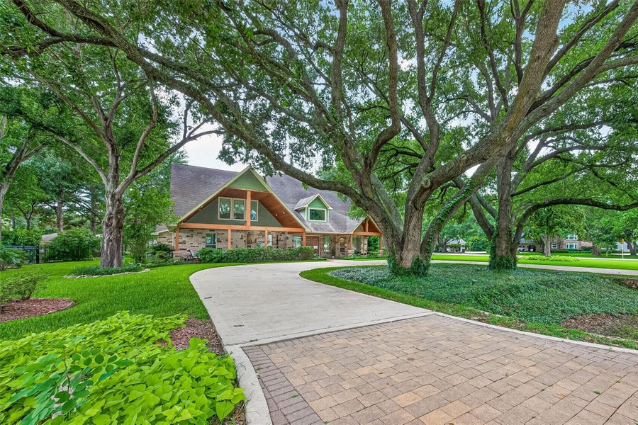 Property photo for 3018 S Saddlebrook Lane, Katy, TX