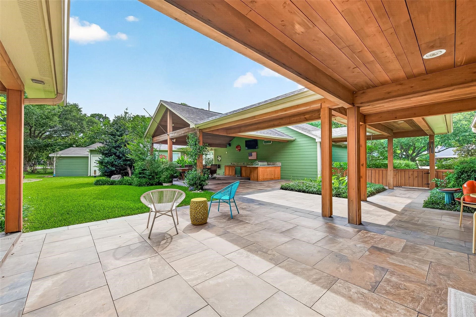Welcome to your dreamy outdoor space!