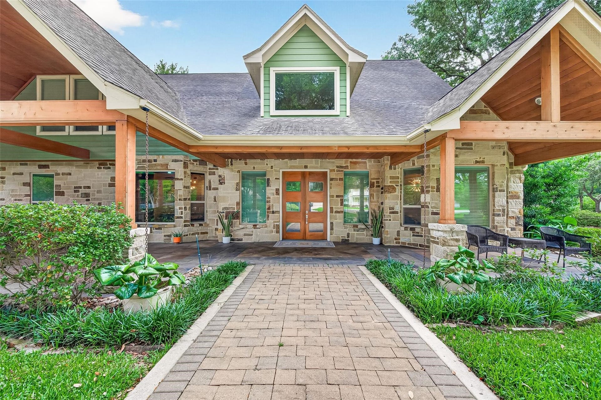 3018 S Saddlebrook Lane, Katy, TX 77494