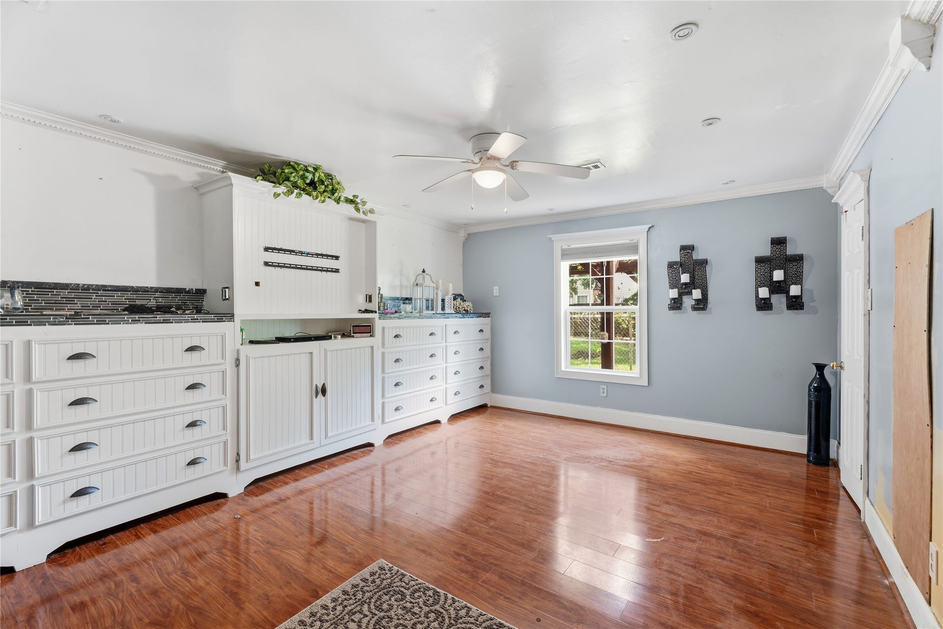 2609 Bevis Street, Houston, TX 77008 2609 Bevis Street, Houston, TX 77008