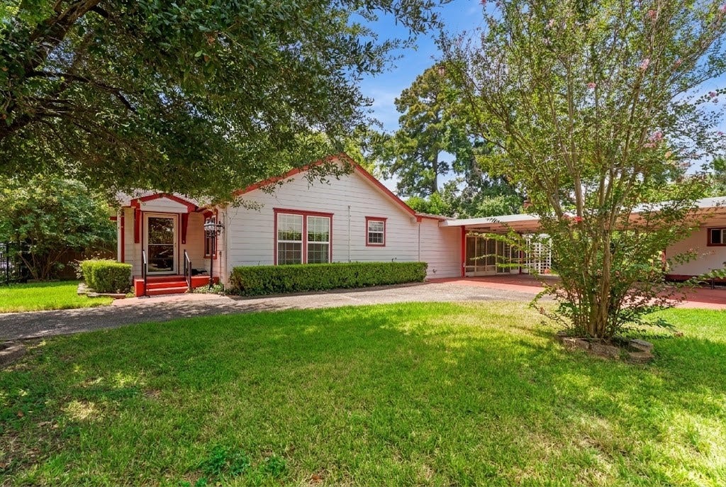 2609 Bevis Street, Houston, TX 77008 2609 Bevis Street, Houston, TX 77008