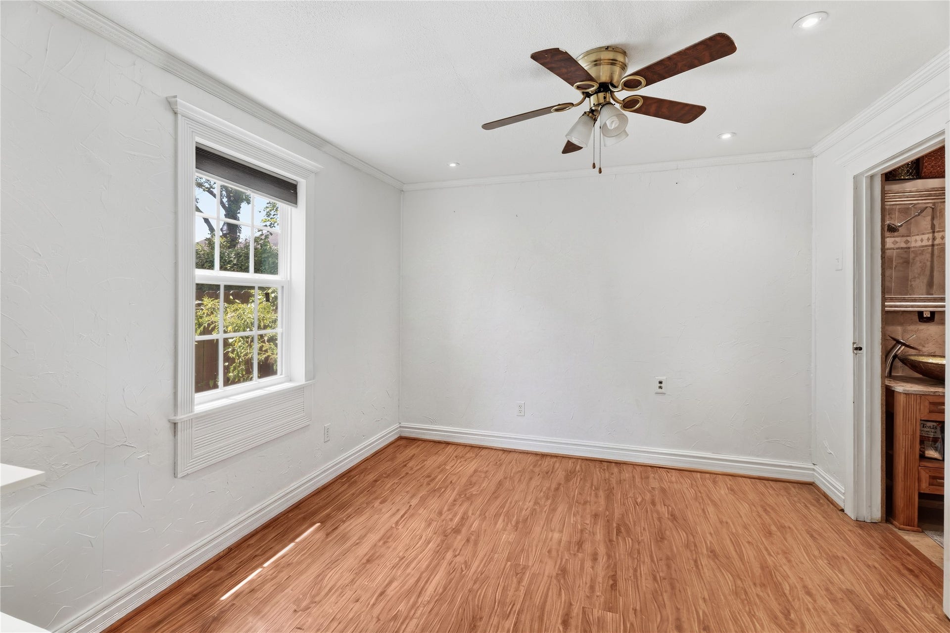 2609 Bevis Street, Houston, TX 77008 2609 Bevis Street, Houston, TX 77008