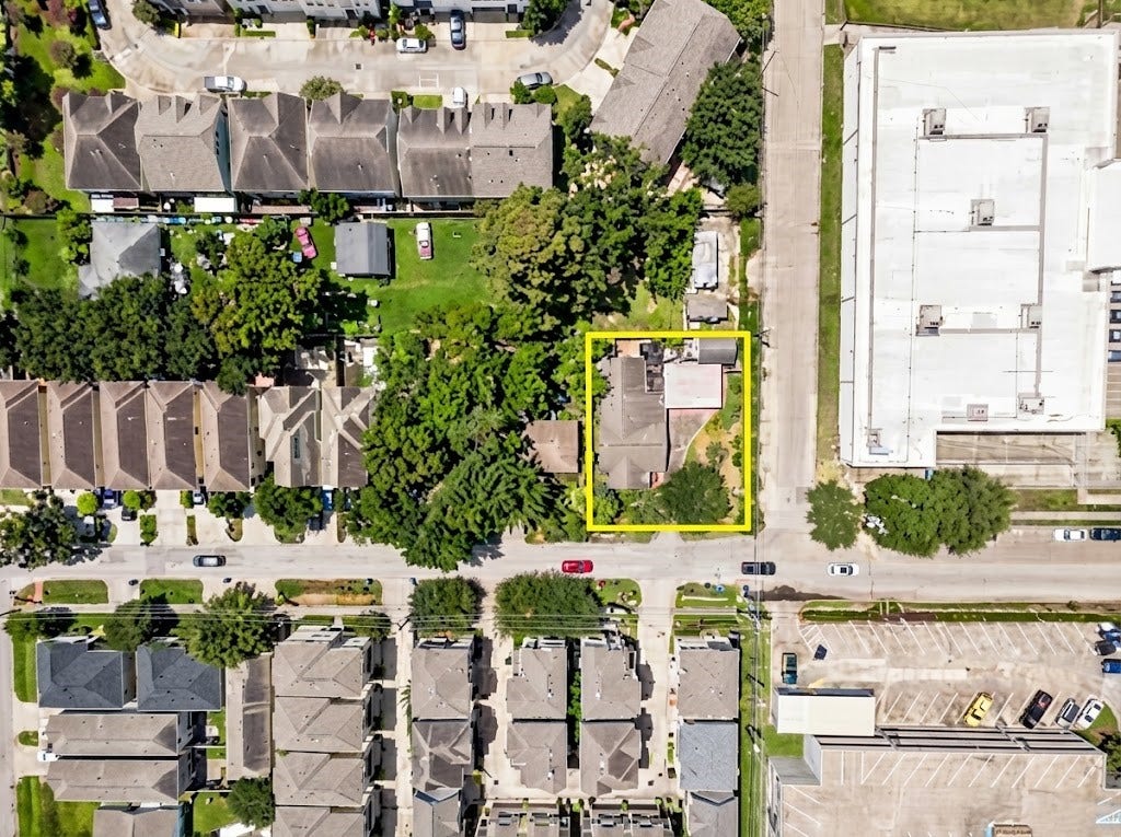 2609 Bevis Street, Houston, TX 77008 2609 Bevis Street, Houston, TX 77008