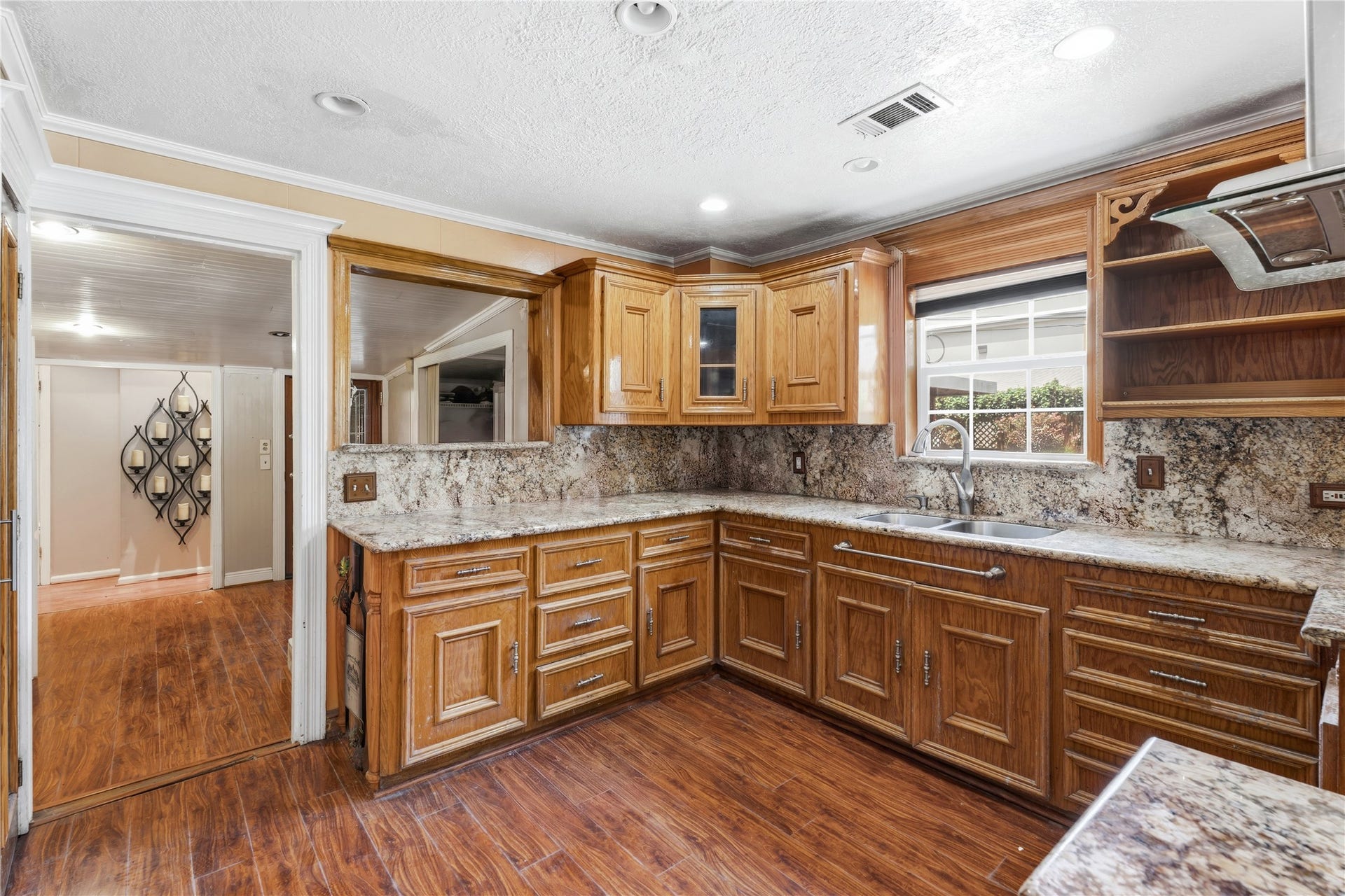 2609 Bevis Street, Houston, TX 77008 2609 Bevis Street, Houston, TX 77008