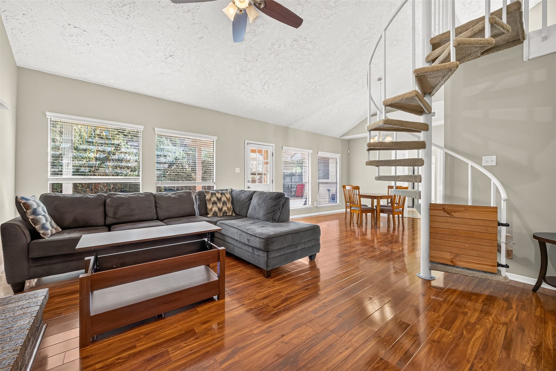 2115 Echo ridge Ridge, Sugar Land, TX 77478 2115 Echo ridge Ridge, Sugar Land, TX 77478