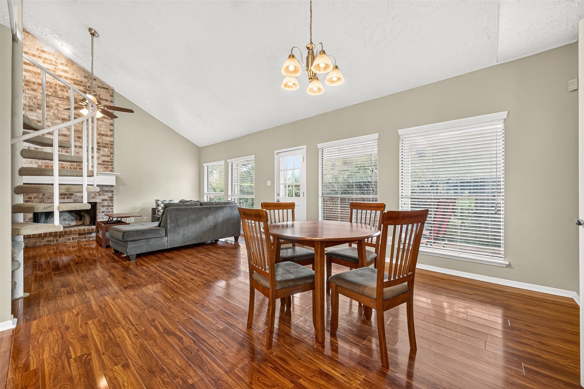 2115 Echo ridge Ridge, Sugar Land, TX 77478 2115 Echo ridge Ridge, Sugar Land, TX 77478