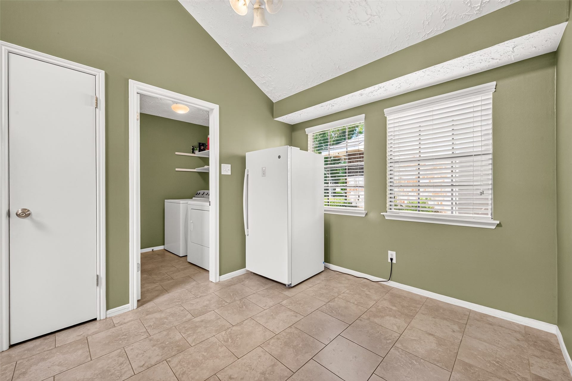 2115 Echo ridge Ridge, Sugar Land, TX 77478 2115 Echo ridge Ridge, Sugar Land, TX 77478