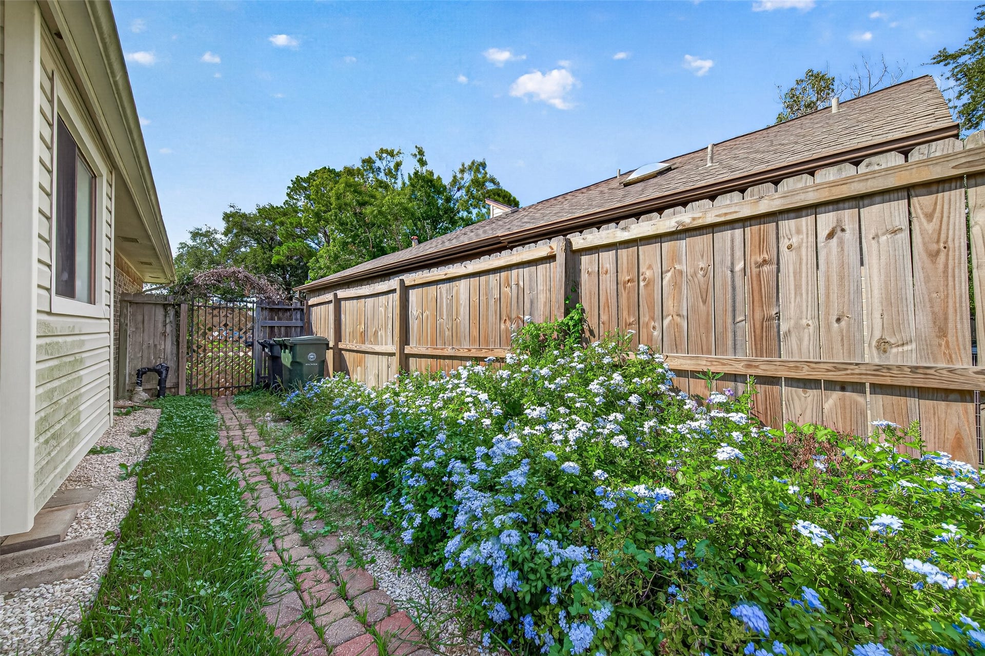 2115 Echo ridge Ridge, Sugar Land, TX 77478 2115 Echo ridge Ridge, Sugar Land, TX 77478