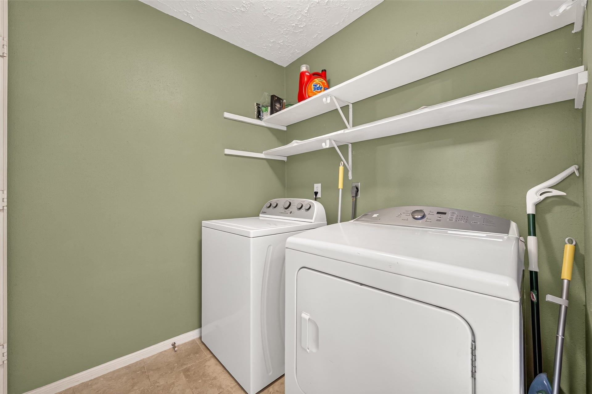 2115 Echo ridge Ridge, Sugar Land, TX 77478 2115 Echo ridge Ridge, Sugar Land, TX 77478