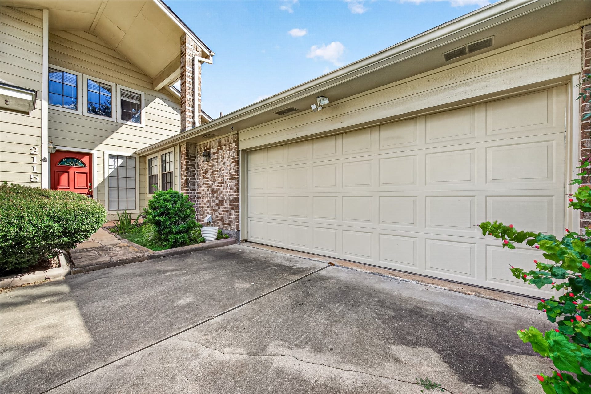 2115 Echo ridge Ridge, Sugar Land, TX 77478 2115 Echo ridge Ridge, Sugar Land, TX 77478