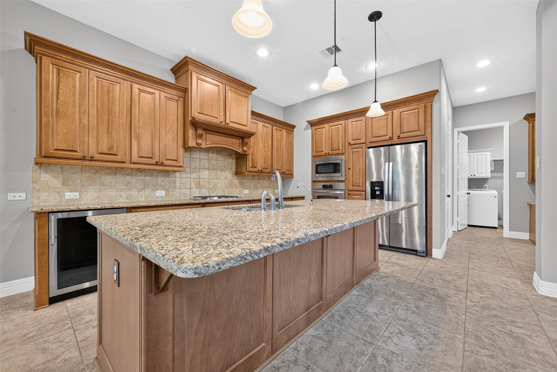 4419 Montcliff Bend Court, Sugar Land, TX 77479 Kitchen