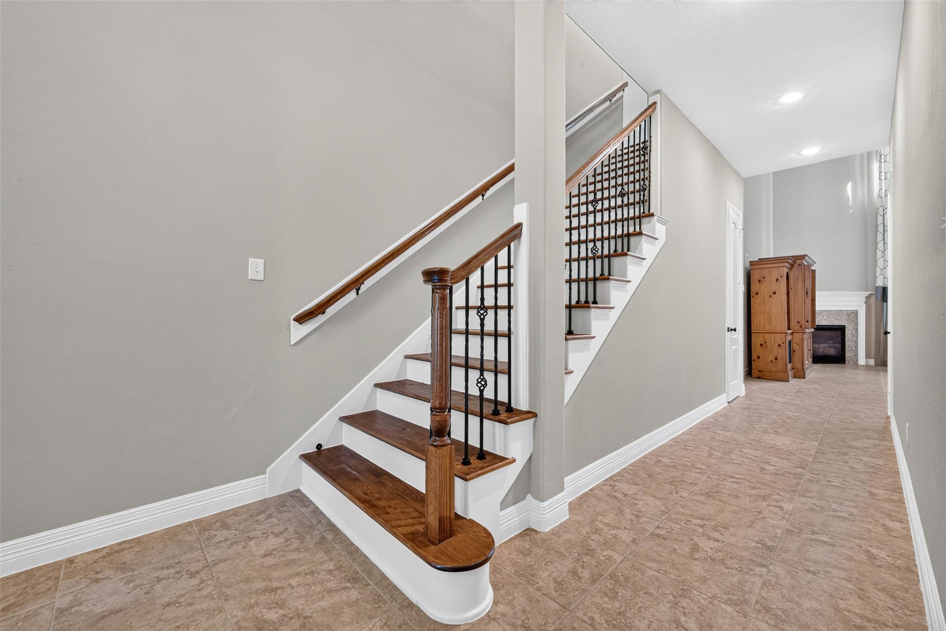 4419 Montcliff Bend Court, Sugar Land, TX 77479 Staircase