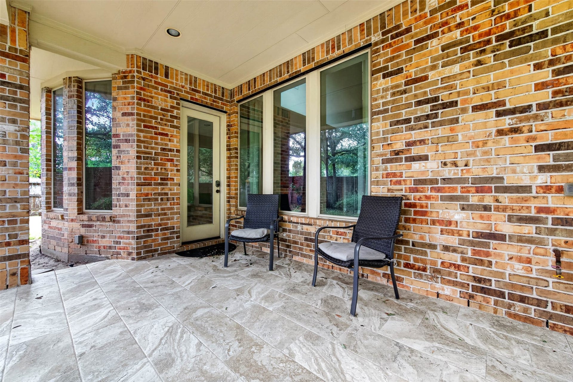 4419 Montcliff Bend Court, Sugar Land, TX 77479 Spacious covered patio, perfect for outdoor entertaining