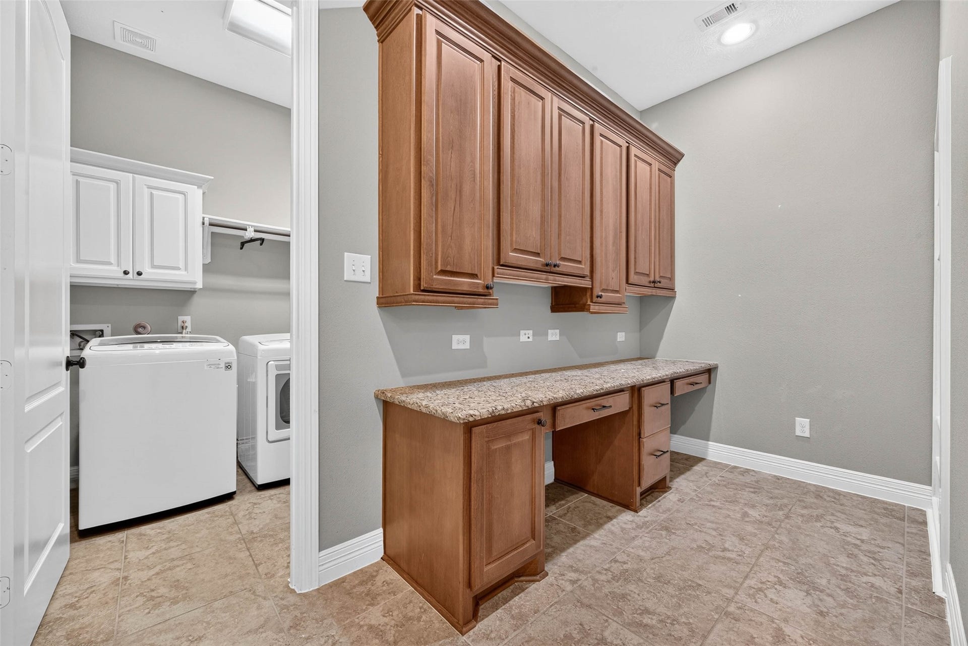 4419 Montcliff Bend Court, Sugar Land, TX 77479 Extra cabinet space for storage near utility room
