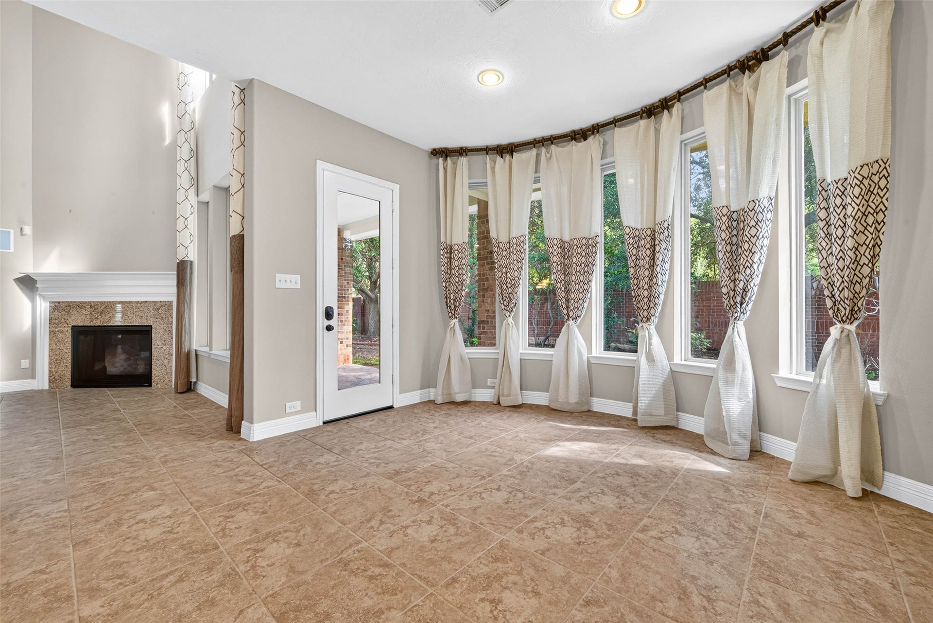 4419 Montcliff Bend Court, Sugar Land, TX 77479 Dining area