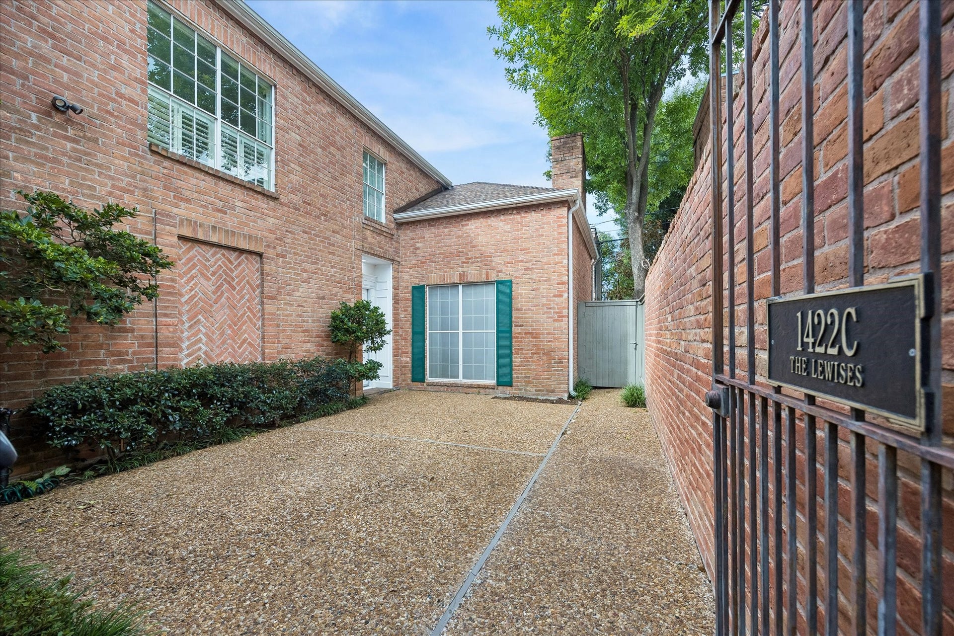 1422 Nantucket Drive, #C, Houston, TX 77057 Welcome to 1422 Nantucket Dr. Unit C. Gated private front patio creates a welcoming entrance to Unit C, tucked at the rear of the enclave for added privacy.
