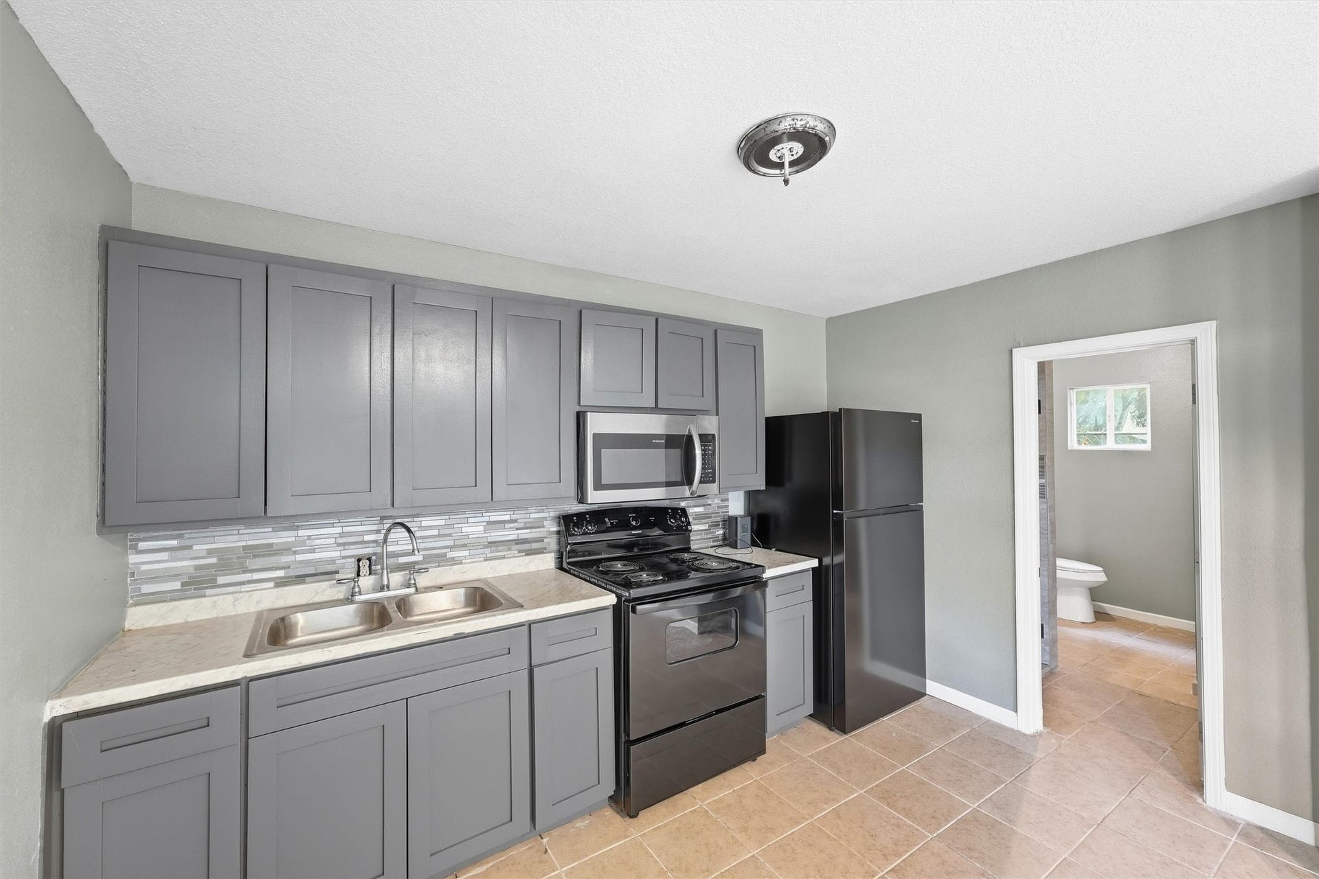 1141 Frankie Street, Houston, TX 77015 Unit 1 -First floor kitchen