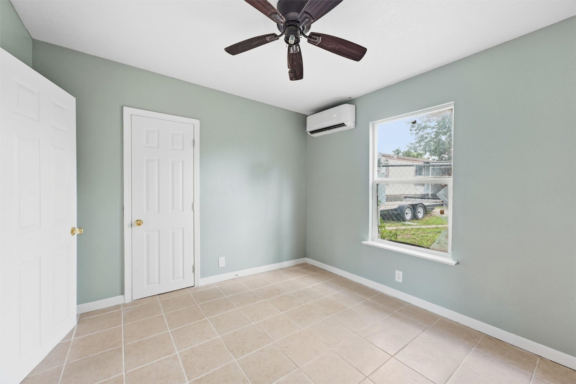 1141 Frankie Street, Houston, TX 77015 Unit 1 -First floor bedroom