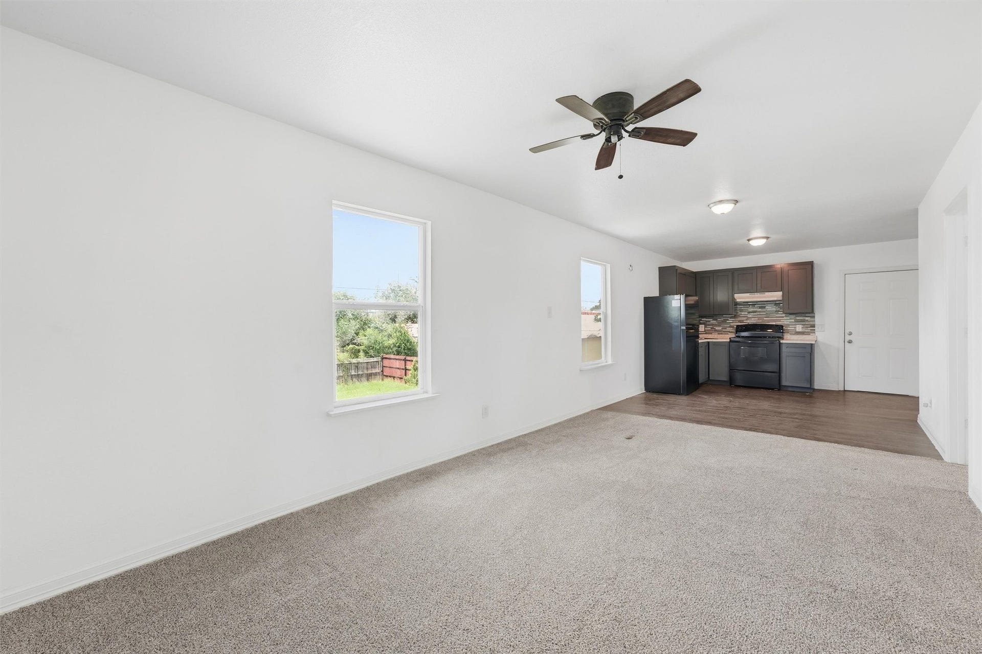 1141 Frankie Street, Houston, TX 77015 Open concept