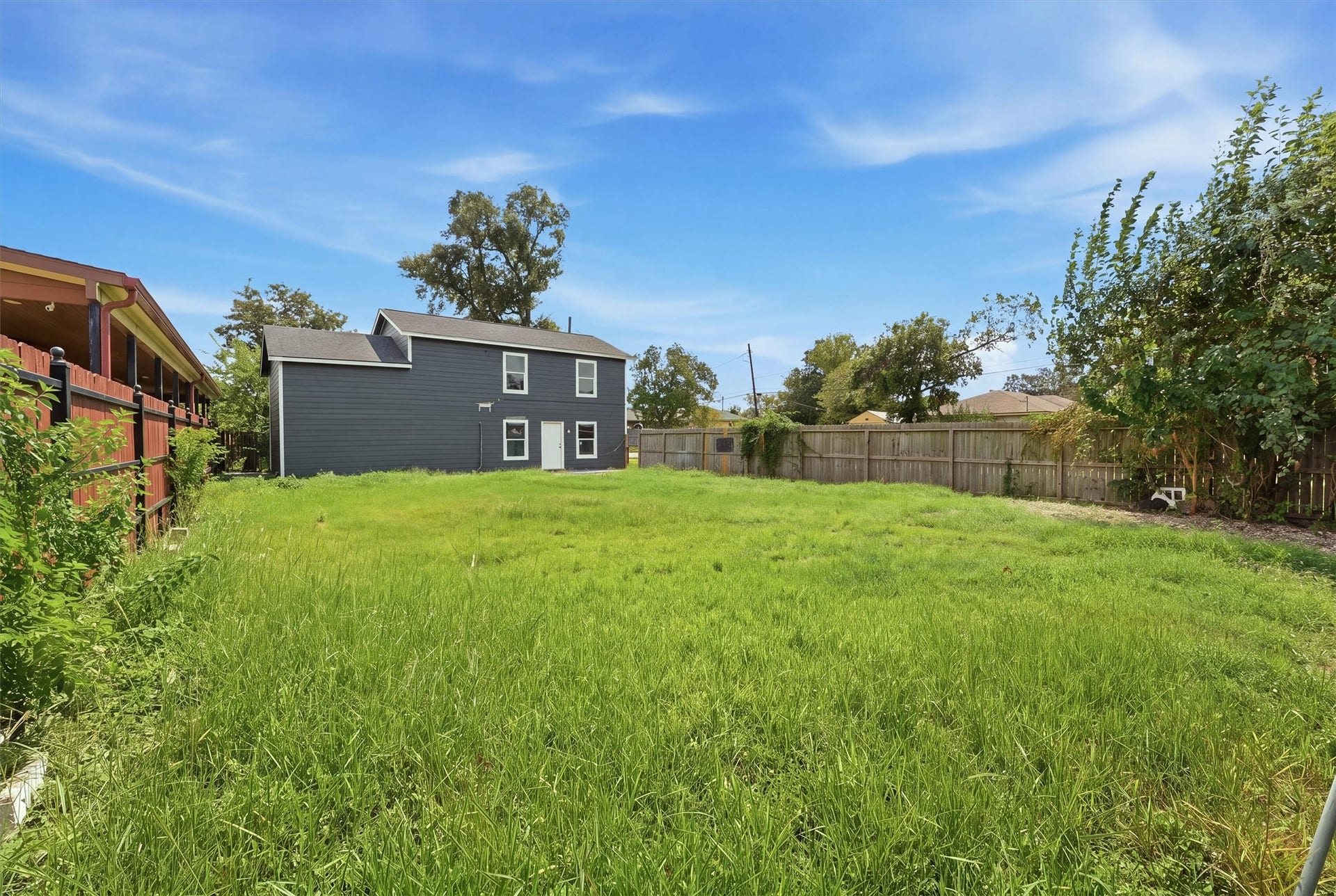1141 Frankie Street, Houston, TX 77015 Spacious yard