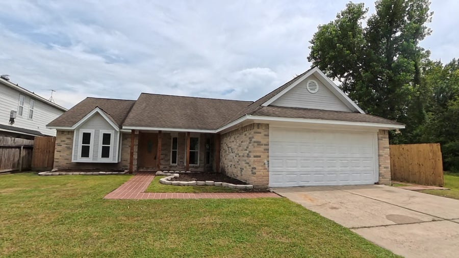 Property photo for 1002 Glen Valley Drive, Humble, TX