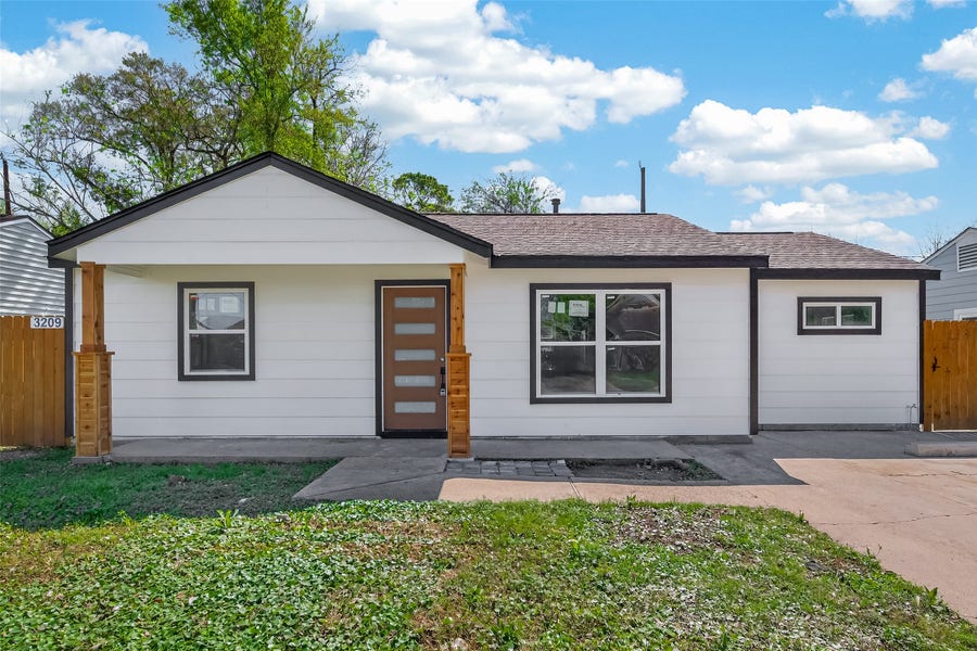 Property photo for 3209 McCrarey Drive, Houston, TX