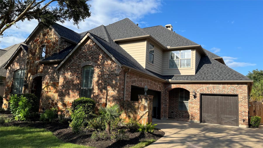 Property photo for 1215 Amherst Avenue, Sugar Land, TX