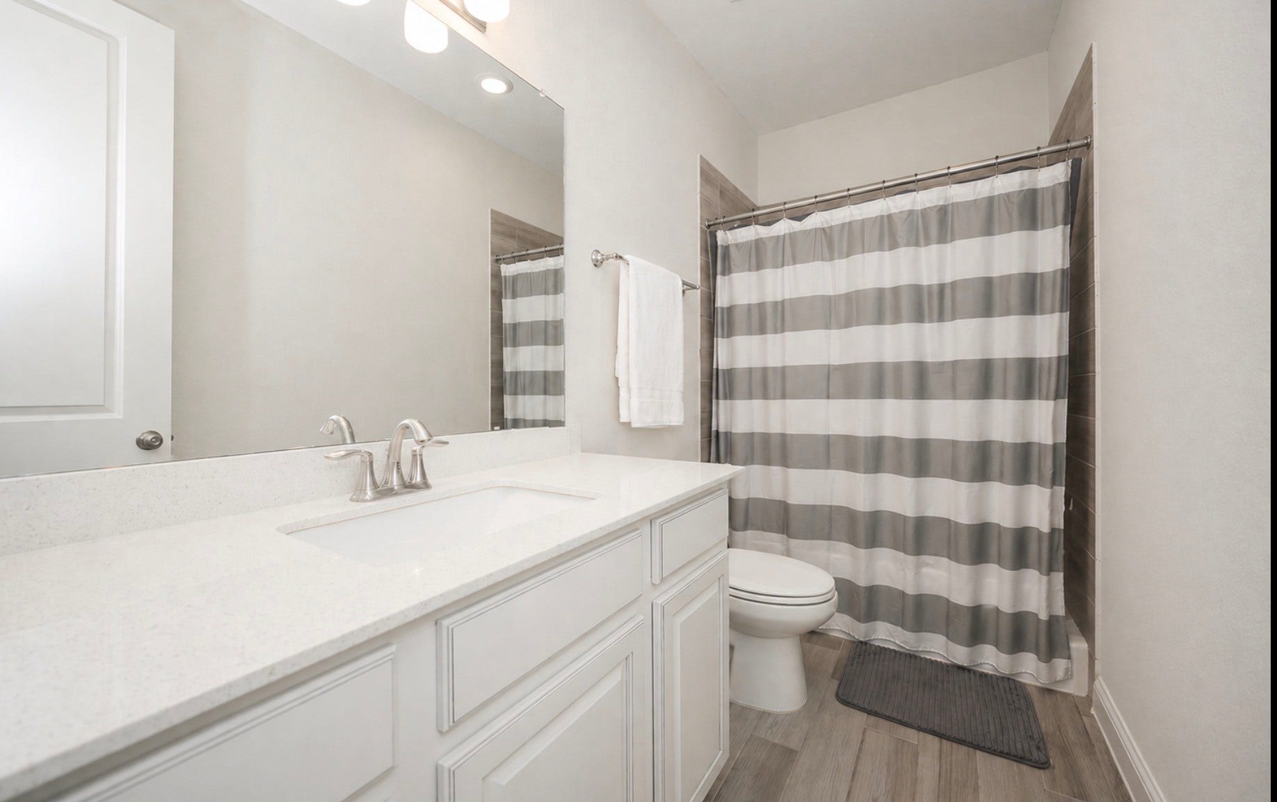 2nd Full Bathroom