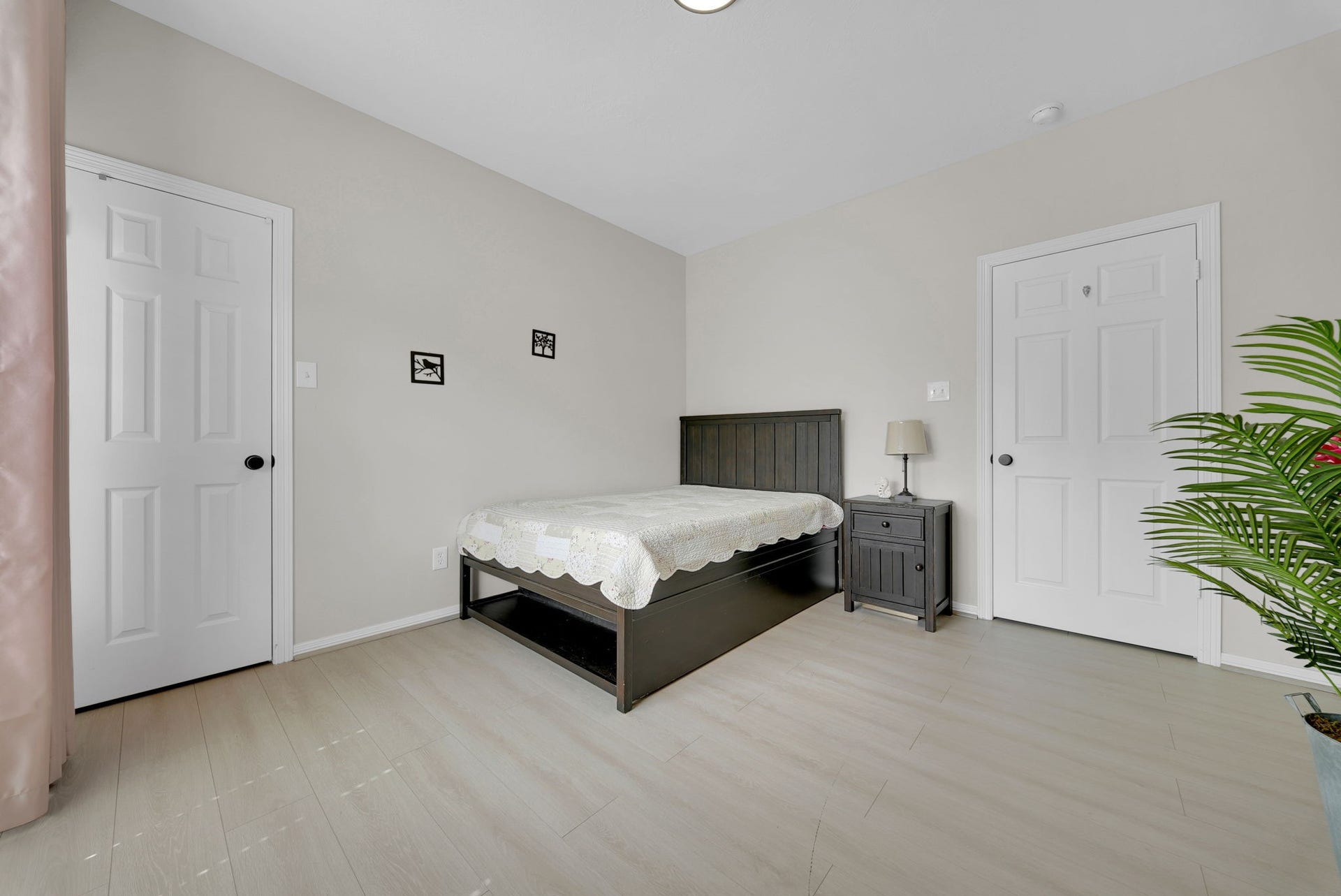 2318 Shadow Falls Lane, Pearland, TX 77584
