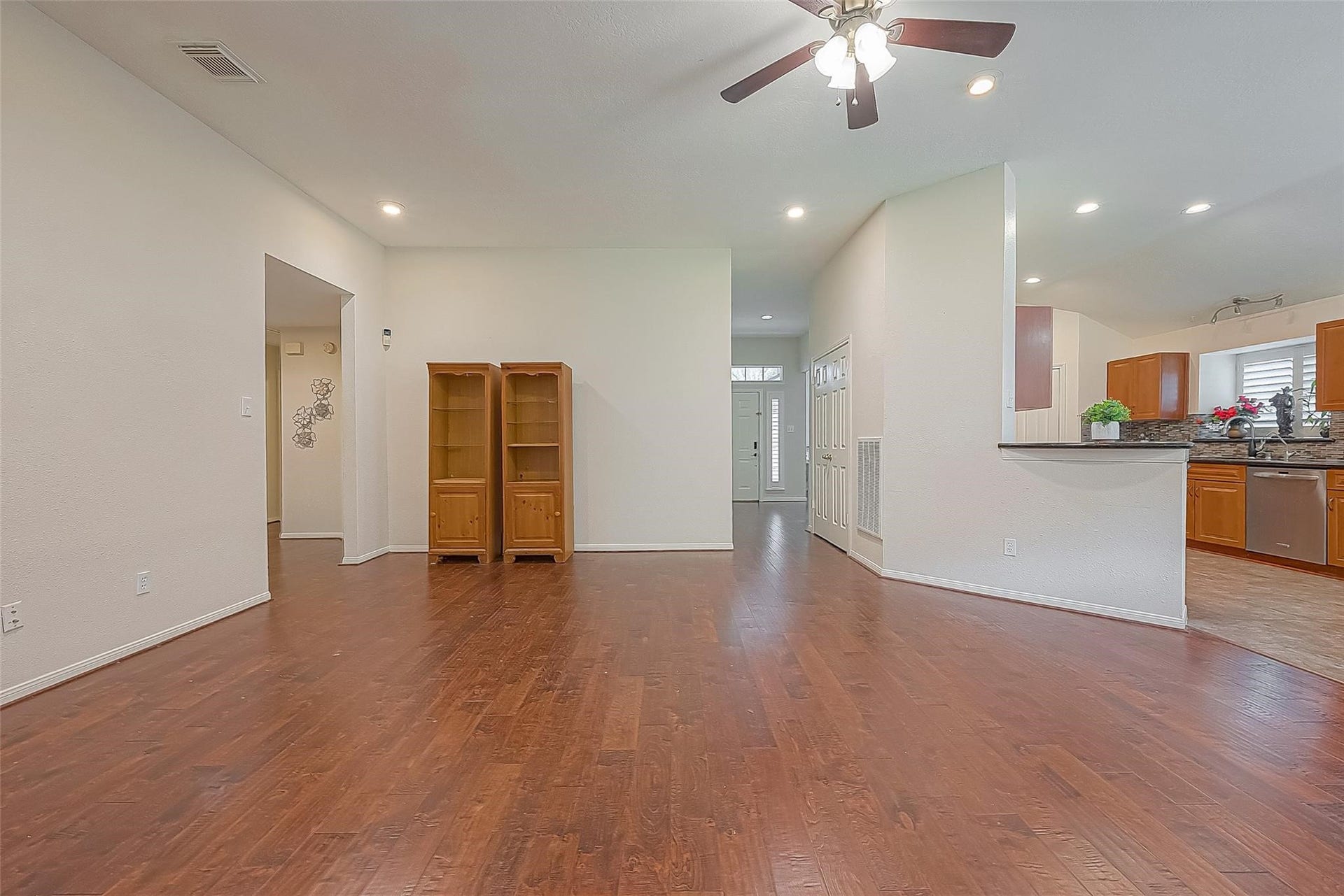 207 Rolling Plains Drive, Sugar Land, TX 77479 207 Rolling Plains Drive, Sugar Land, TX 77479