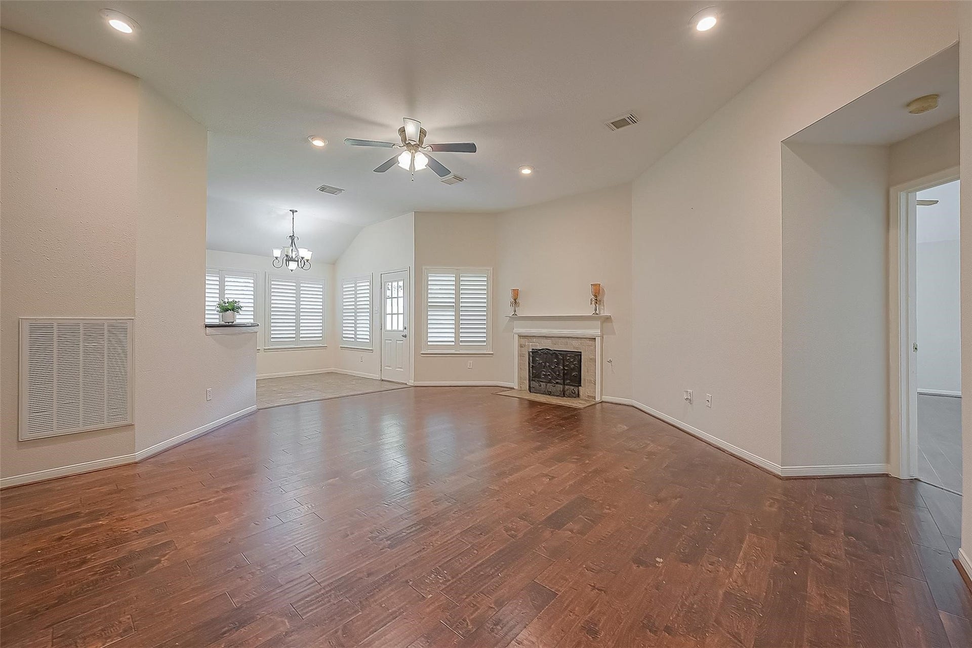 207 Rolling Plains Drive, Sugar Land, TX 77479 207 Rolling Plains Drive, Sugar Land, TX 77479